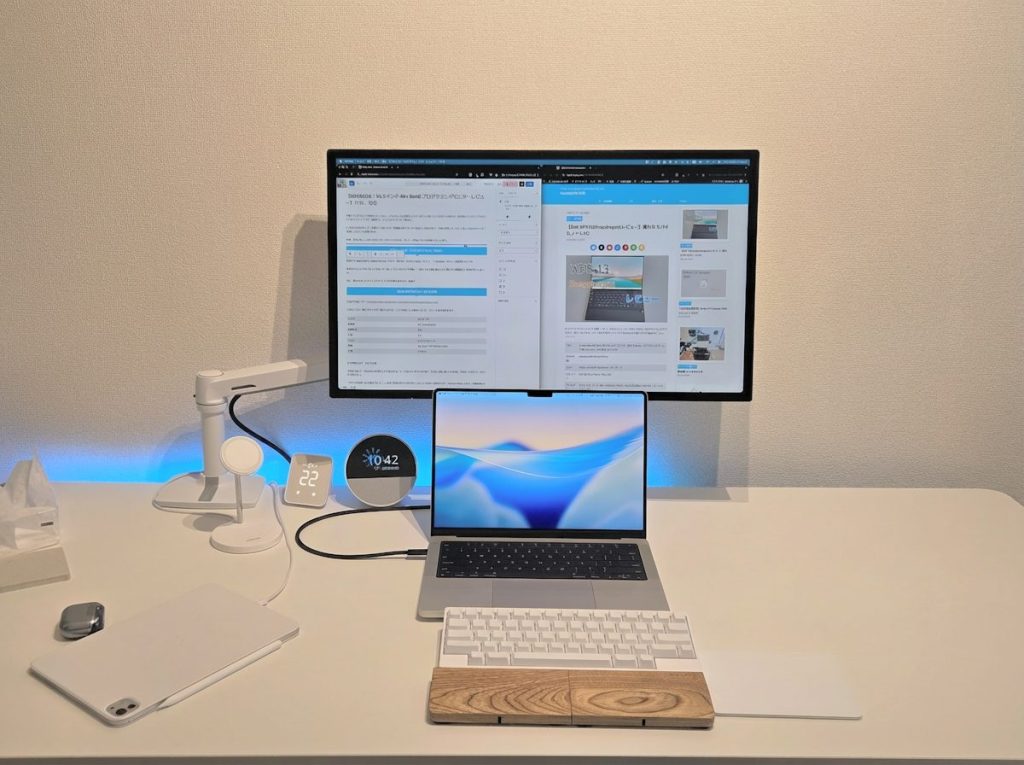Studio Display (メイン) + MacBook (サブ) のデュアルディスプレイ環境