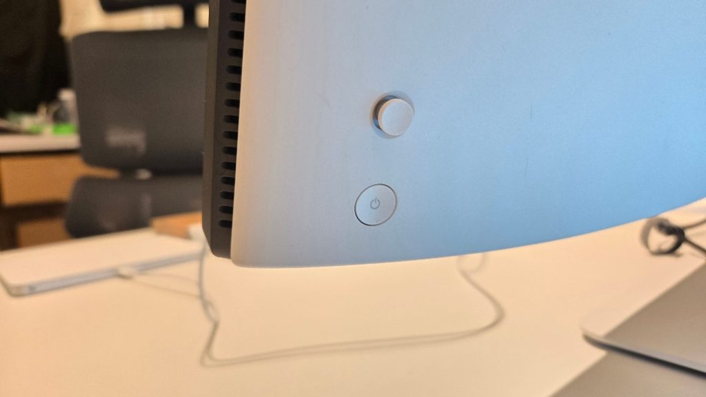 Dell S3225QC モニター操作スティック